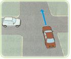 교통정리가 없는 교차로에서의 양보운전 방법과 관련한 이미지입니다.